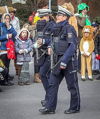 polizei17.jpg